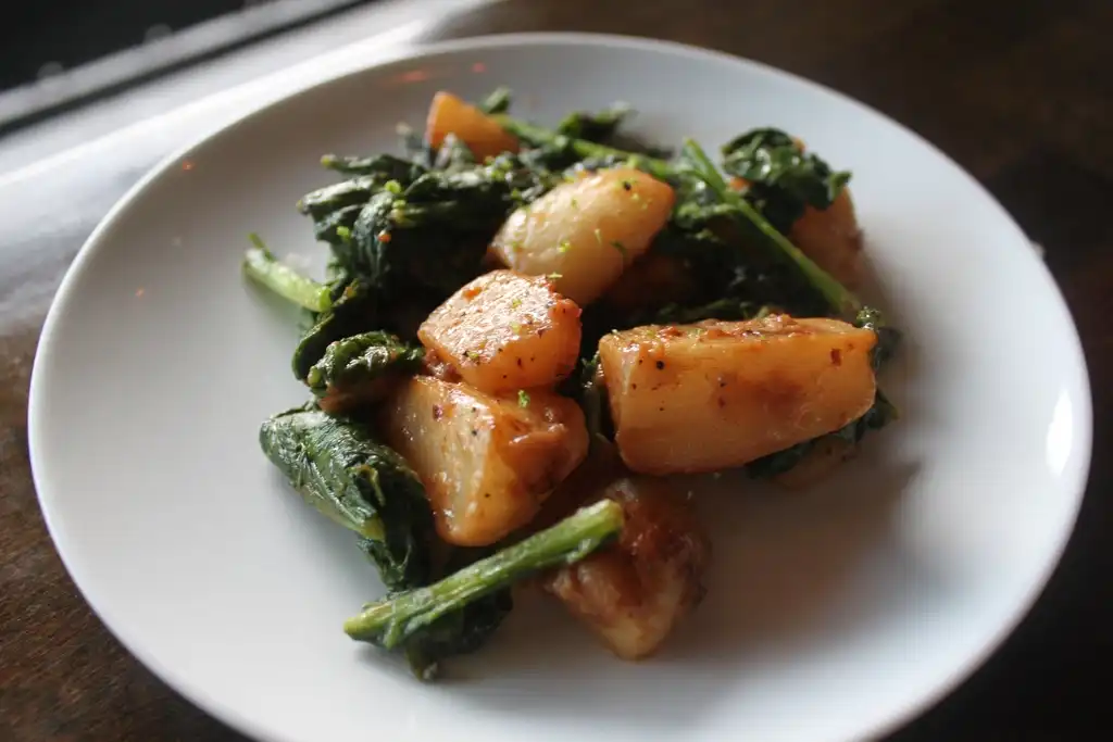 Foto de Brassica rapa (Rapifera Group) - On the table:Kaila Yu